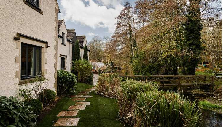 Cotswolds for a Relaxing Countryside Retreat - Wild Thyme & Honey Hotel in the Cotswolds