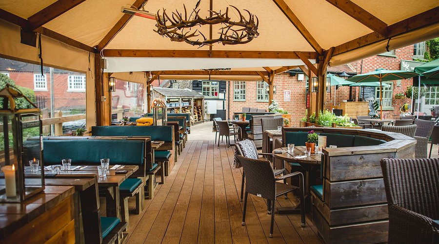 Restaurant interiors - Wild Thyme & Honey Hotel in the Cotswolds