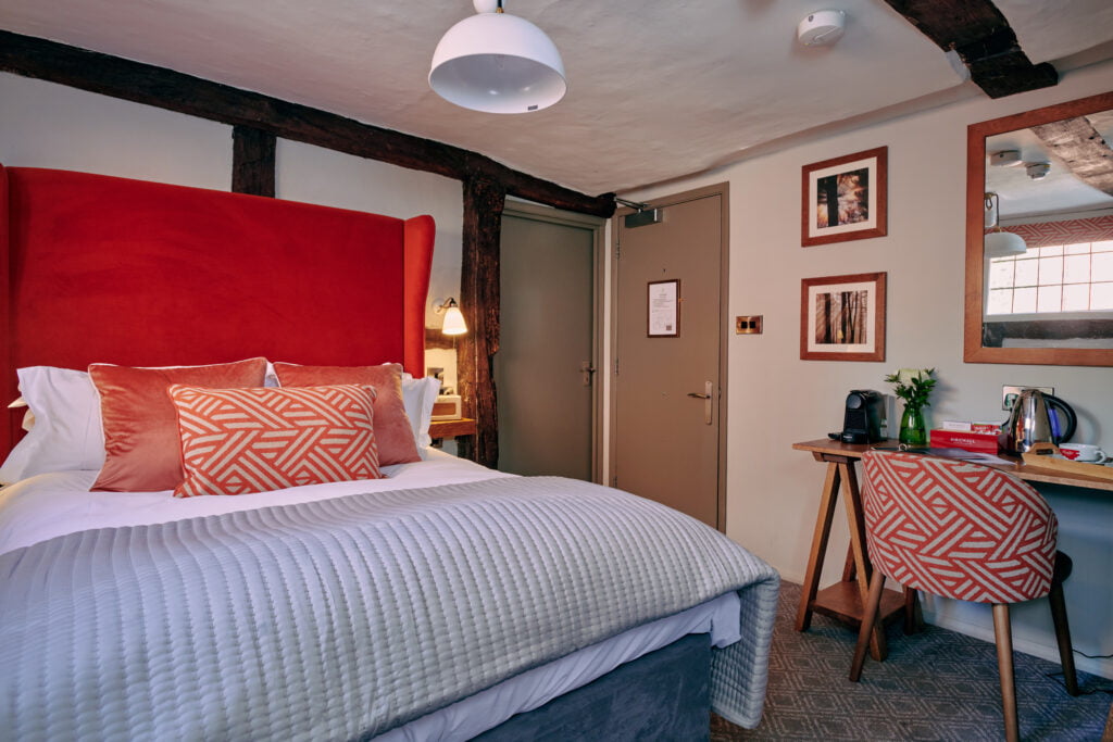Cosy, modern bedrooms - Wild Thyme & Honey Hotel in the Cotswolds