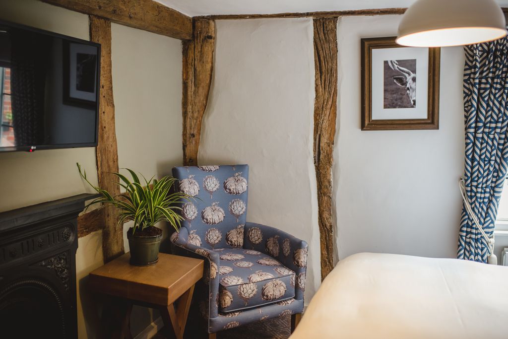 Cosy, modern bedrooms - Wild Thyme & Honey Hotel in the Cotswolds