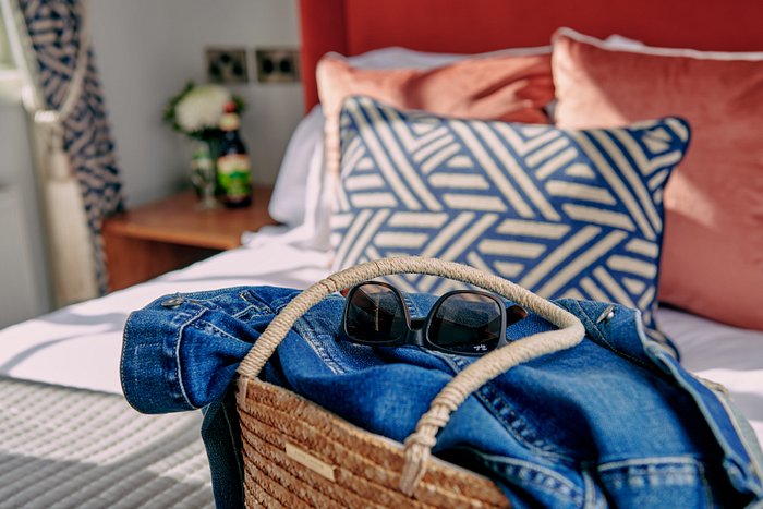 Cosy, modern bedrooms - Wild Thyme & Honey Hotel in the Cotswolds