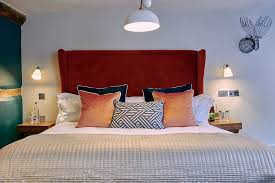Cosy, modern bedrooms - Wild Thyme & Honey Hotel in the Cotswolds
